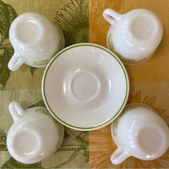 Vintage Pyrex Summer Impressions Cups with Corelle Saucers - 4 Sets - Picture 3 of 13